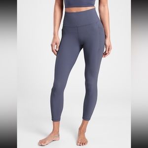 NWT Athleta Salutation Stash